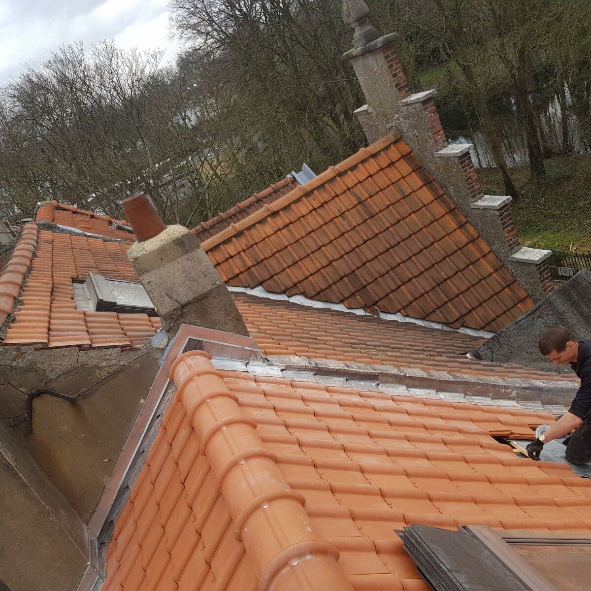 Réparation toiture corniches gouttières et zinc