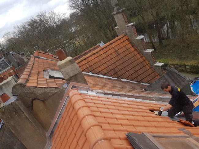 Réparation toiture corniches gouttières et zinc